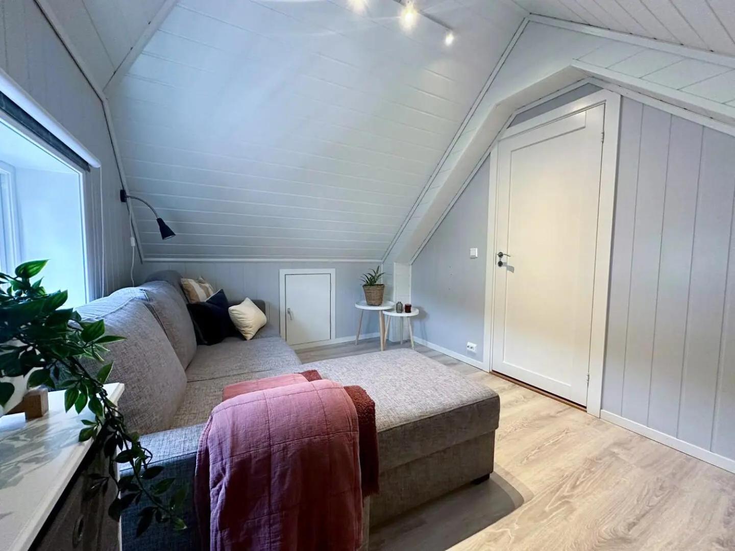 Apartment Stylish & Bright Penthouse - Office - 5 Star Location! *