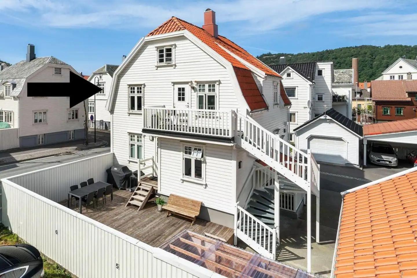 Apartment Stylish & Bright Penthouse - Office - 5 Star Location!