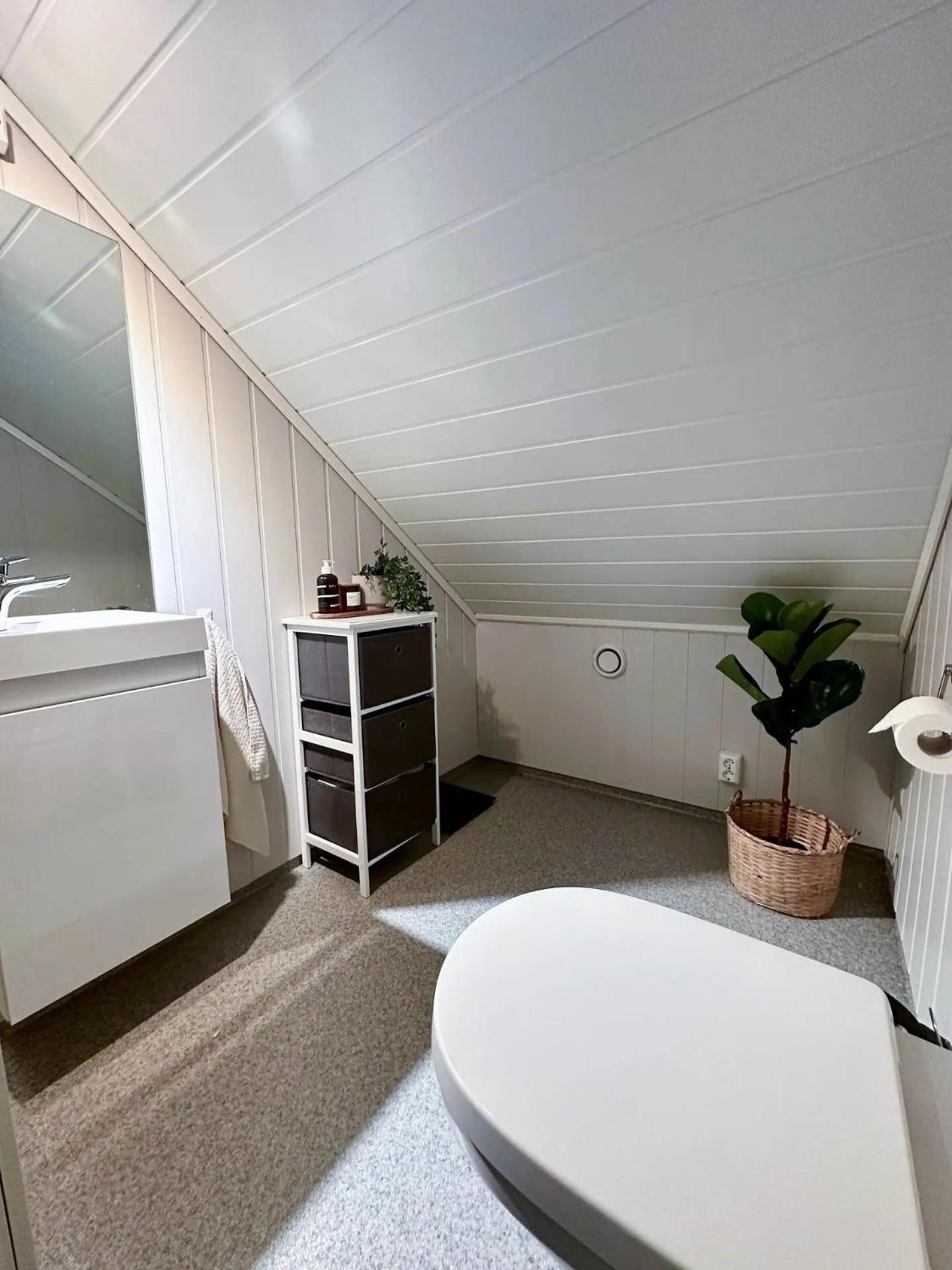 Apartment Stylish & Bright Penthouse - Office - 5 Star Location! *