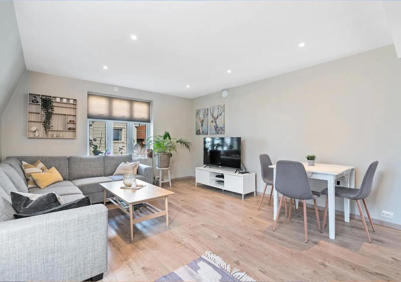 Stylish & Bright Penthouse - Office - 5 Star Location! Apartment Egersund