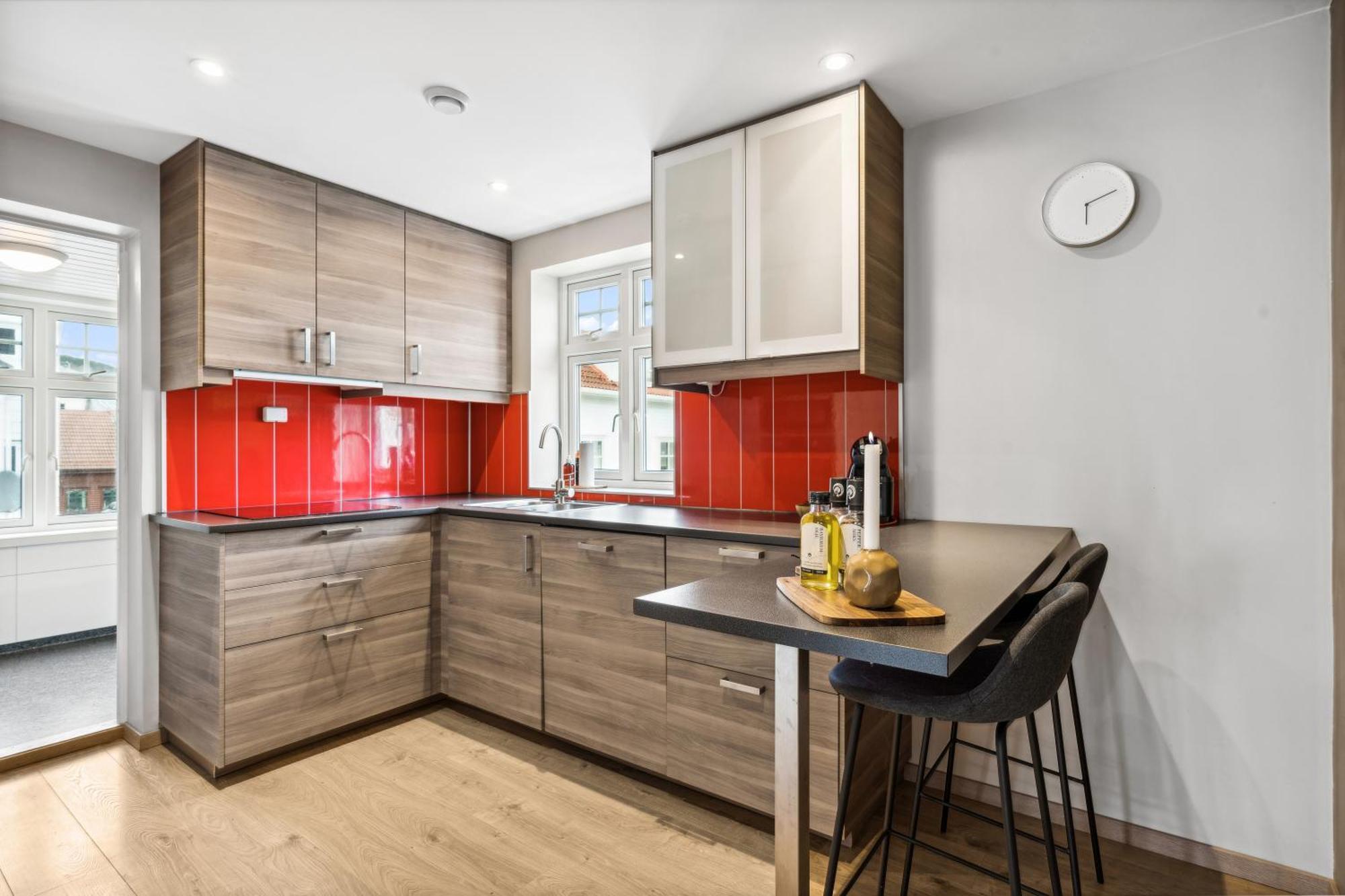 Stylish & Bright Penthouse - Office - 5 Star Location! Egersund